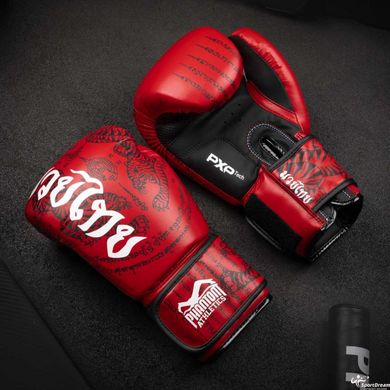 Боксерские перчатки Phantom Muay Thai Red 10 унций (бинты в подарок)